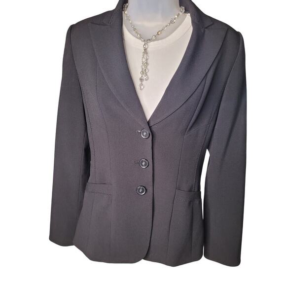 Tahari Jackets & Blazers - Tahari Black Fitted Blazer 3 Button Lined Sz 6